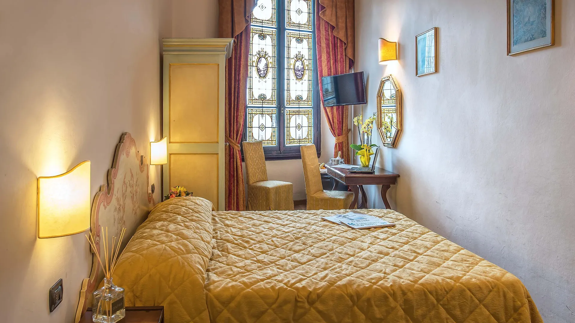 Hotel Paris Florence 3*,  Italy