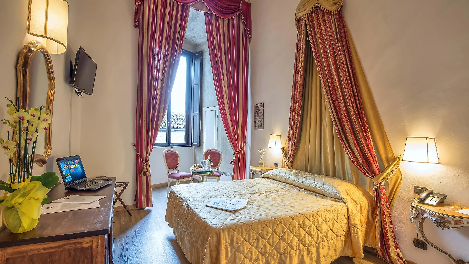 Hotel Paris Florence 3*,  Italy